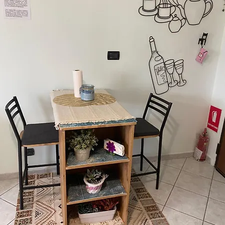 Lella Zona Corso Bagni * 阿奎泰尔梅