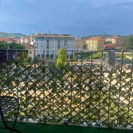 Lella Zona Corso Bagni * 阿奎泰尔梅